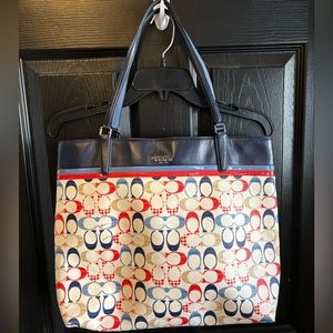 Coach bag large red white blue wipe down leather! Easy cleaning